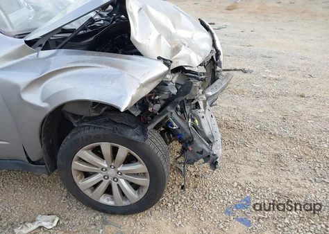 2011 Subaru Forester 2.5X Premium z USA, uszkodzony, nr VIN JF2SHADCXBH768439